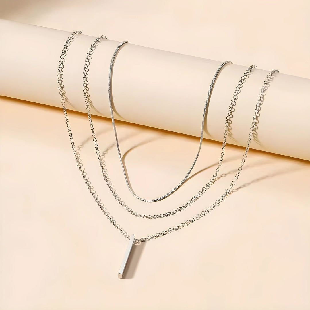 Thaïs – Collier minimaliste à plusieurs niveaux 