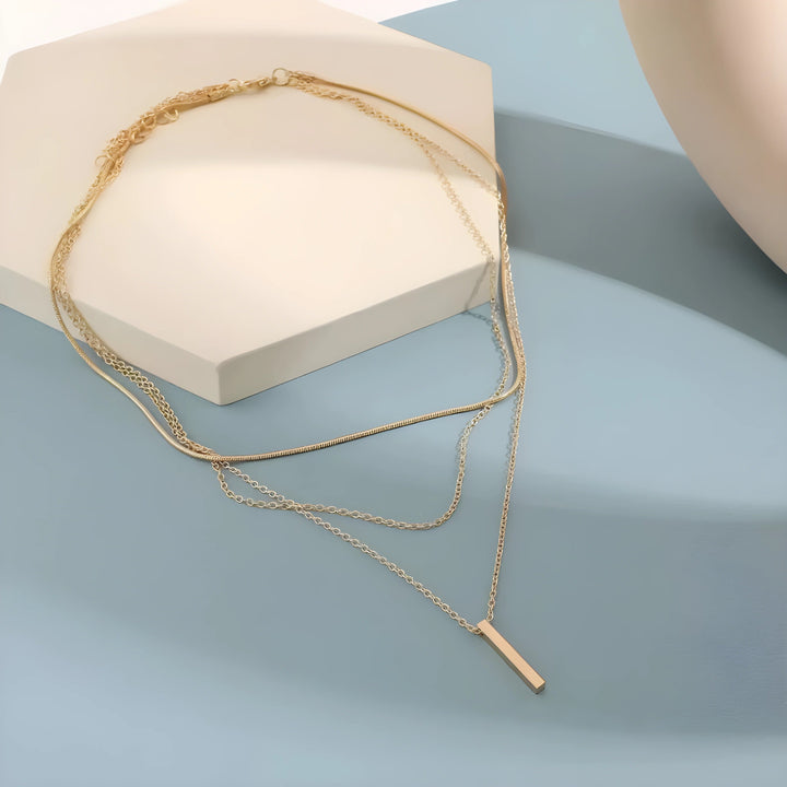 Thaïs – Collier minimaliste à plusieurs niveaux 