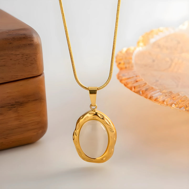 Maëlys – Organic Pendant Plated with Gold