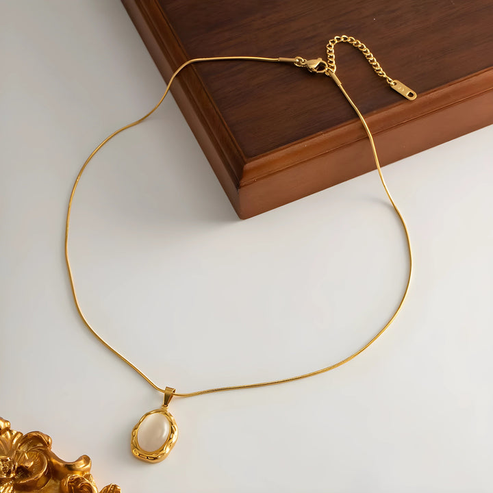 Maëlys – Organic Pendant Plated with Gold