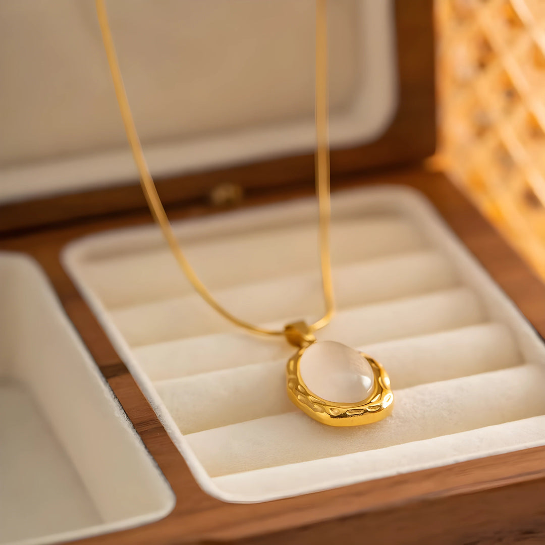 Maëlys – Organic Pendant Plated with Gold