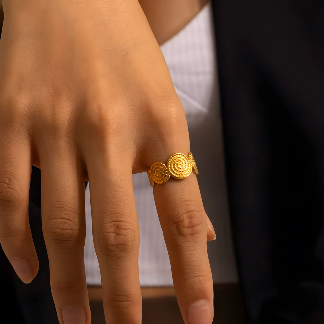 Alix – Adjustable Spiral Ring
