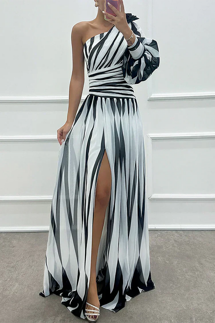 Shiloh - Elegant Long Dress with Stripes and One Shoulder