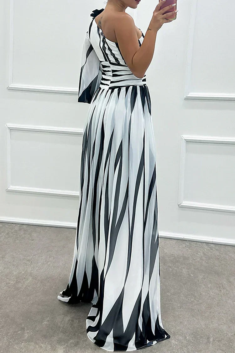 Shiloh - Elegant Long Dress with Stripes and One Shoulder