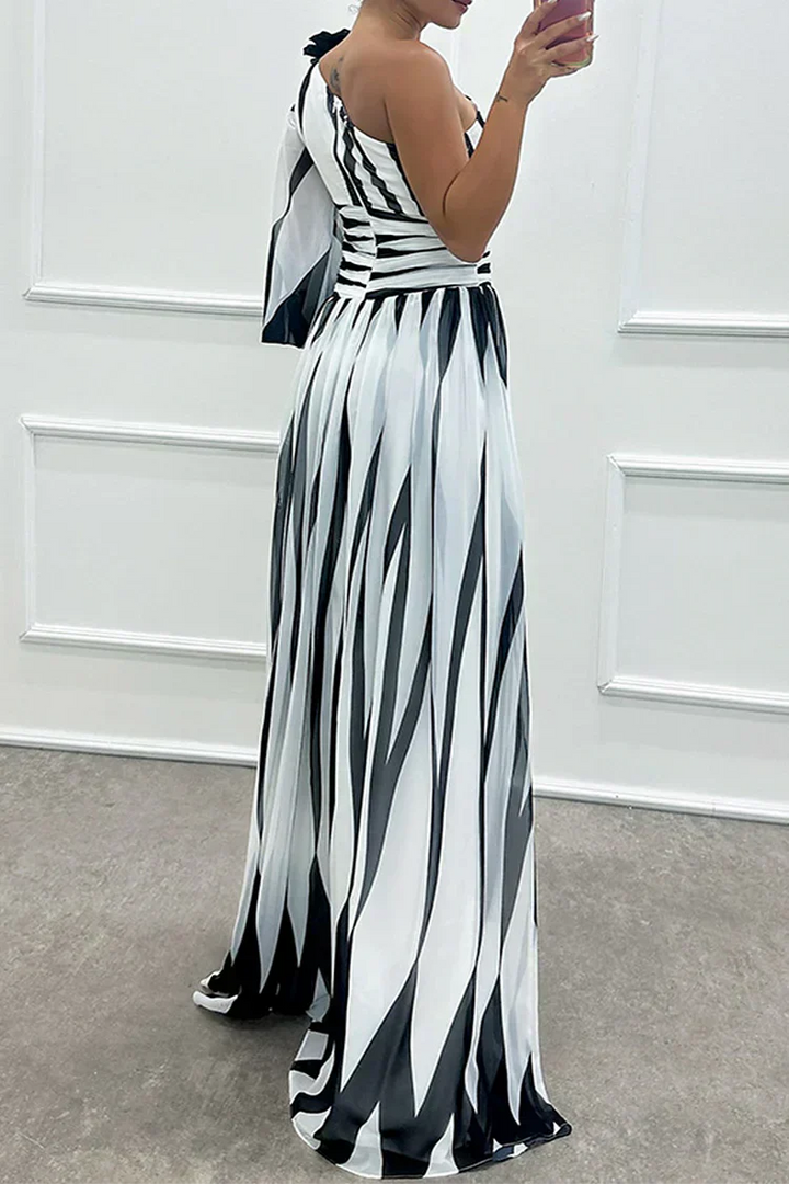 Shiloh - Elegant Long Dress with Stripes and One Shoulder