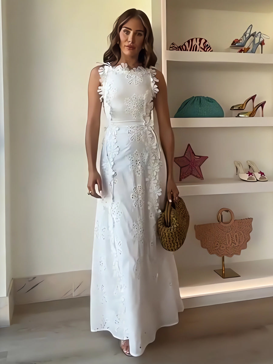 Éliora – Long dress with tied straps and floral lace pattern
