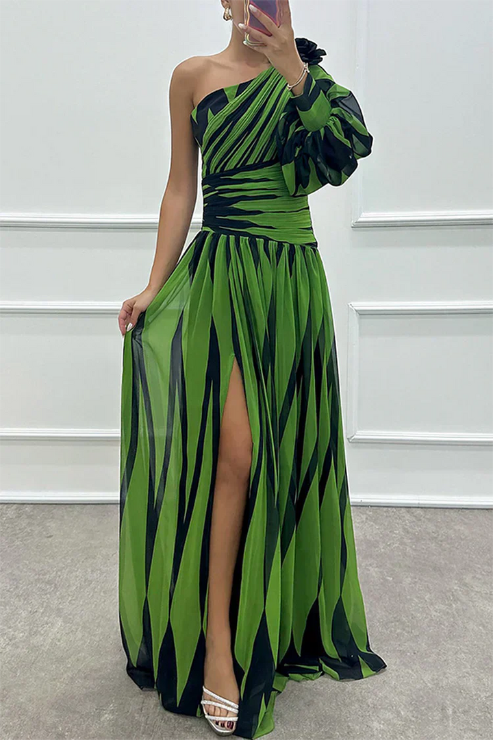Shiloh - Elegant Long Dress with Stripes and One Shoulder