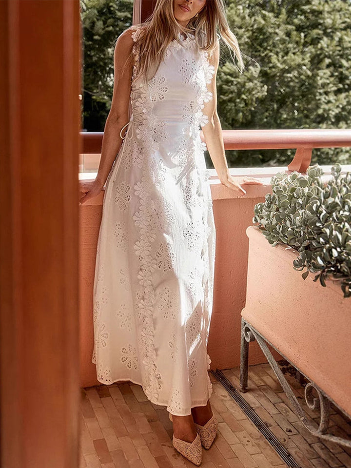Éliora – Long dress with tied straps and floral lace pattern