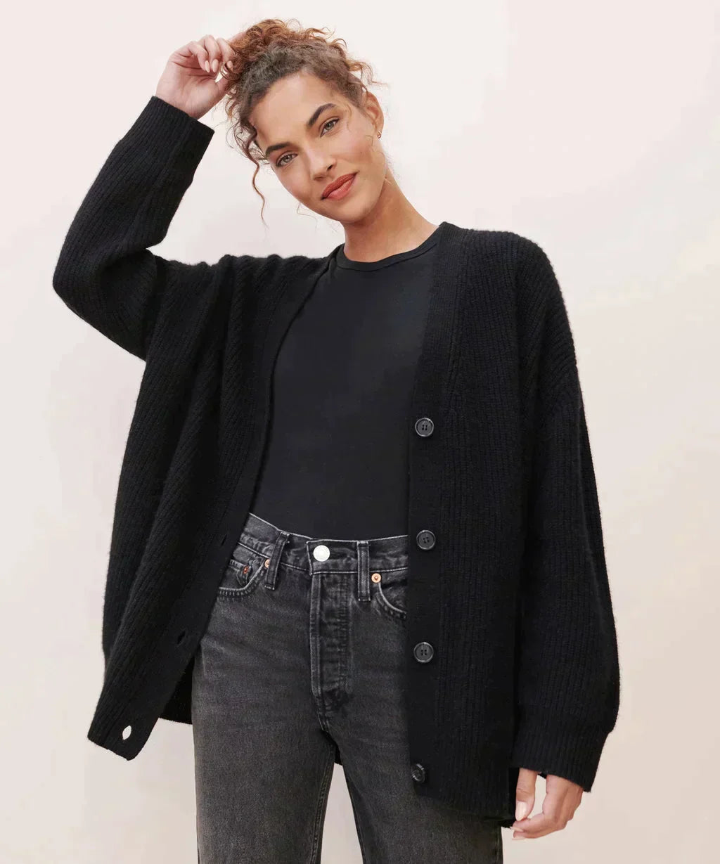 Lia | Elegant Cardigan with Buttons