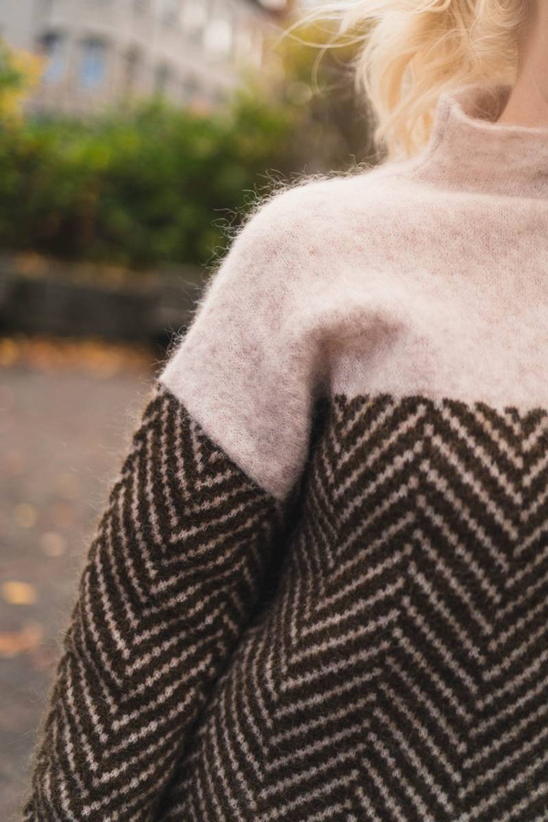 Gabriela | Soft Sweater with Collar